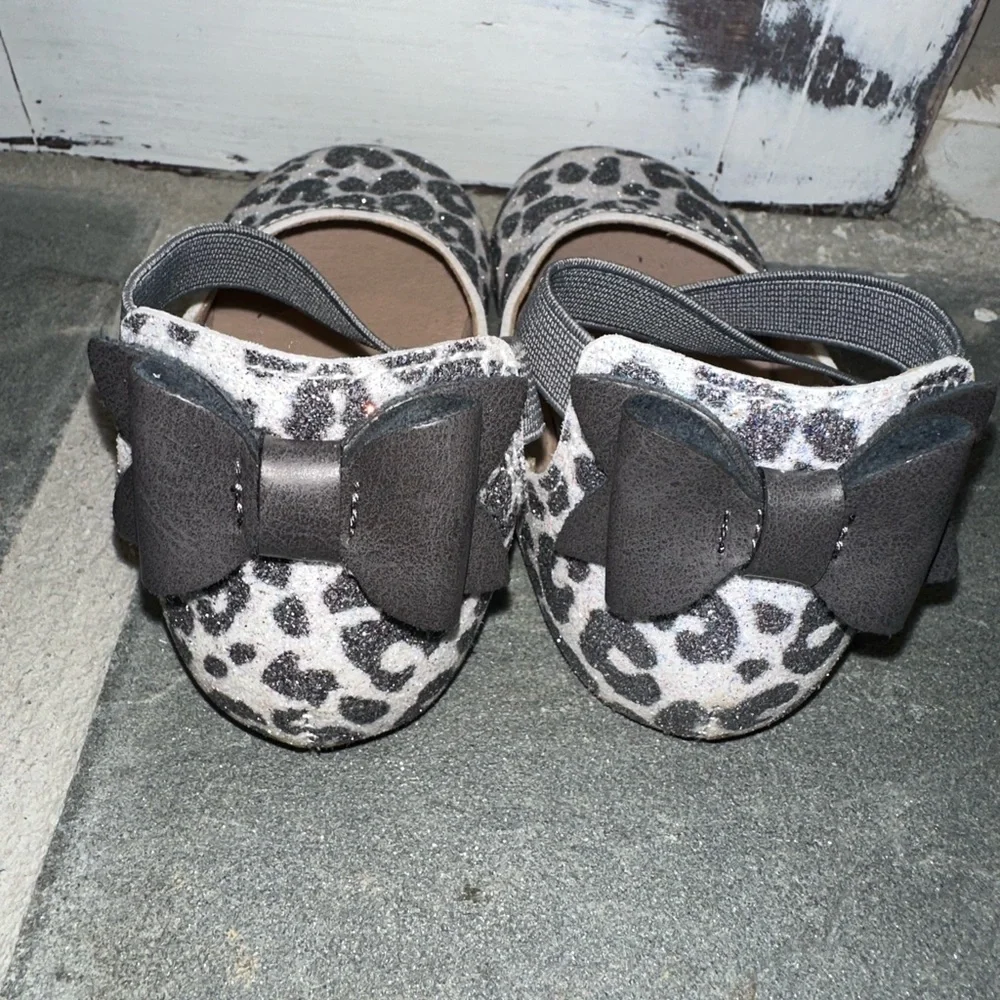 Monkey Feet Glitter Gray Leopard Print Stylish Leather Strap & Bow Slide’s